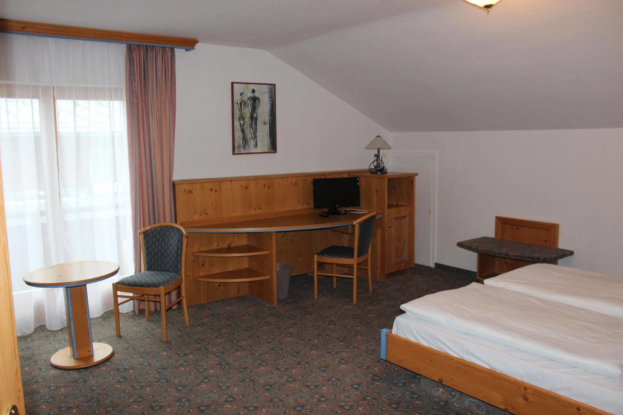 Alpenhotel Widderstein Mittelberg Buitenkant foto