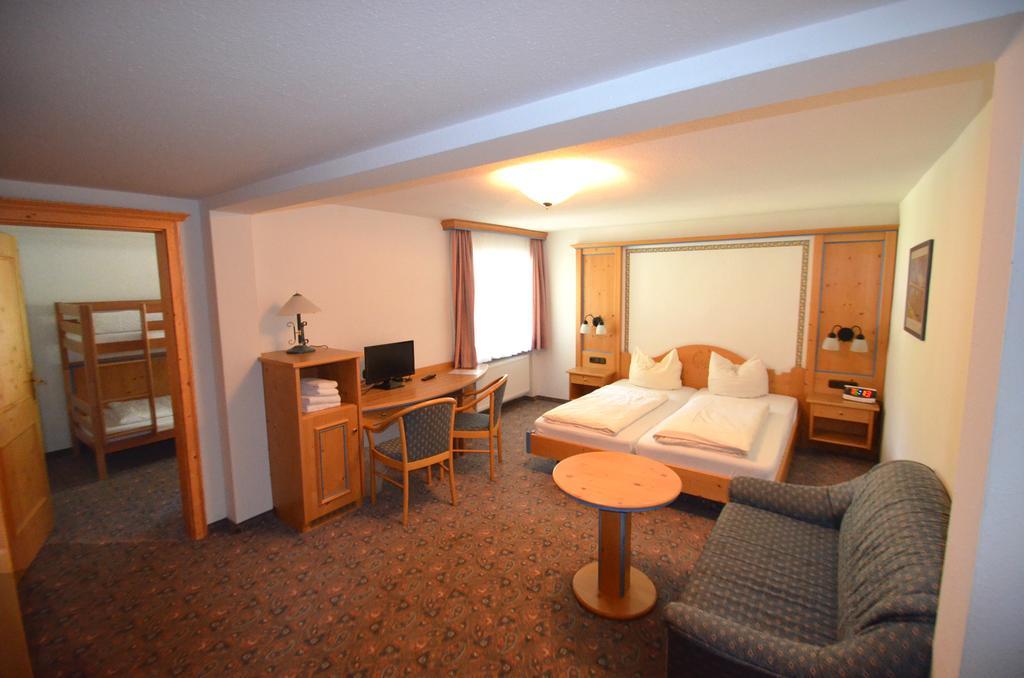 Alpenhotel Widderstein Mittelberg Kamer foto