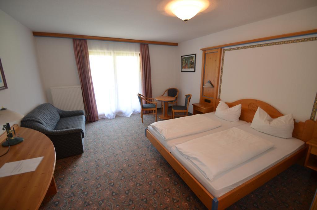 Alpenhotel Widderstein Mittelberg Kamer foto