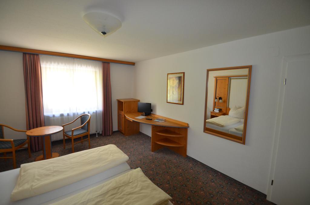 Alpenhotel Widderstein Mittelberg Kamer foto